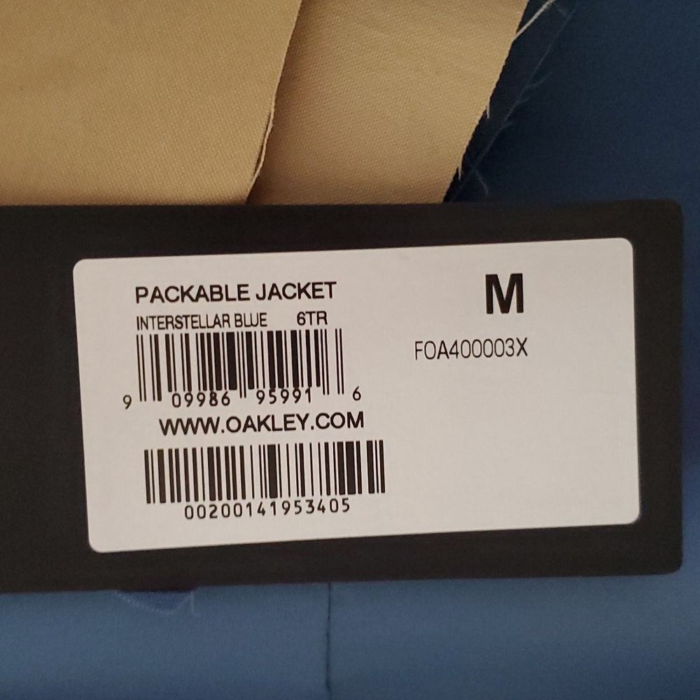Oakley Men's Jacket - Picture 4 of 8